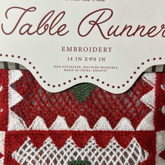 FARM FRESH White Green Red Crochet Christmas Tree Print Table Runner - Picture 9 of 11